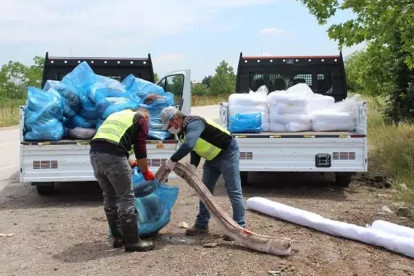 KOCAELİ İZMİT KÖRFEZİ'NE DÖKÜLEN DERELERDE BARİYERLİ ÖNLEM