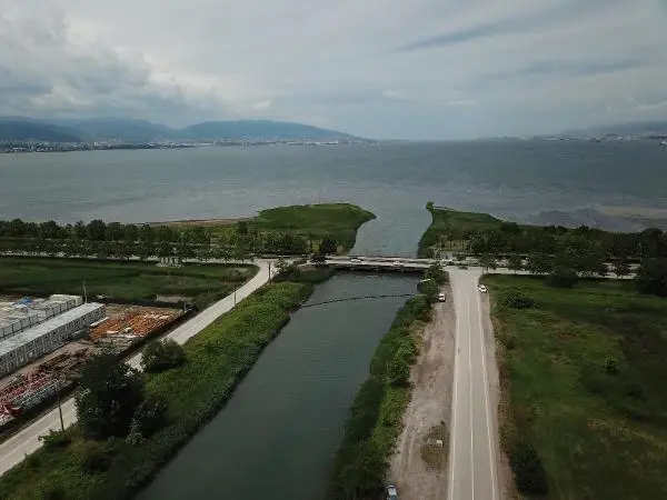 KOCAELİ İZMİT KÖRFEZİ'NE DÖKÜLEN DERELERDE BARİYERLİ ÖNLEM
