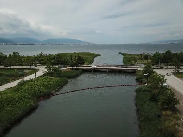 KOCAELİ İZMİT KÖRFEZİ'NE DÖKÜLEN DERELERDE BARİYERLİ ÖNLEM