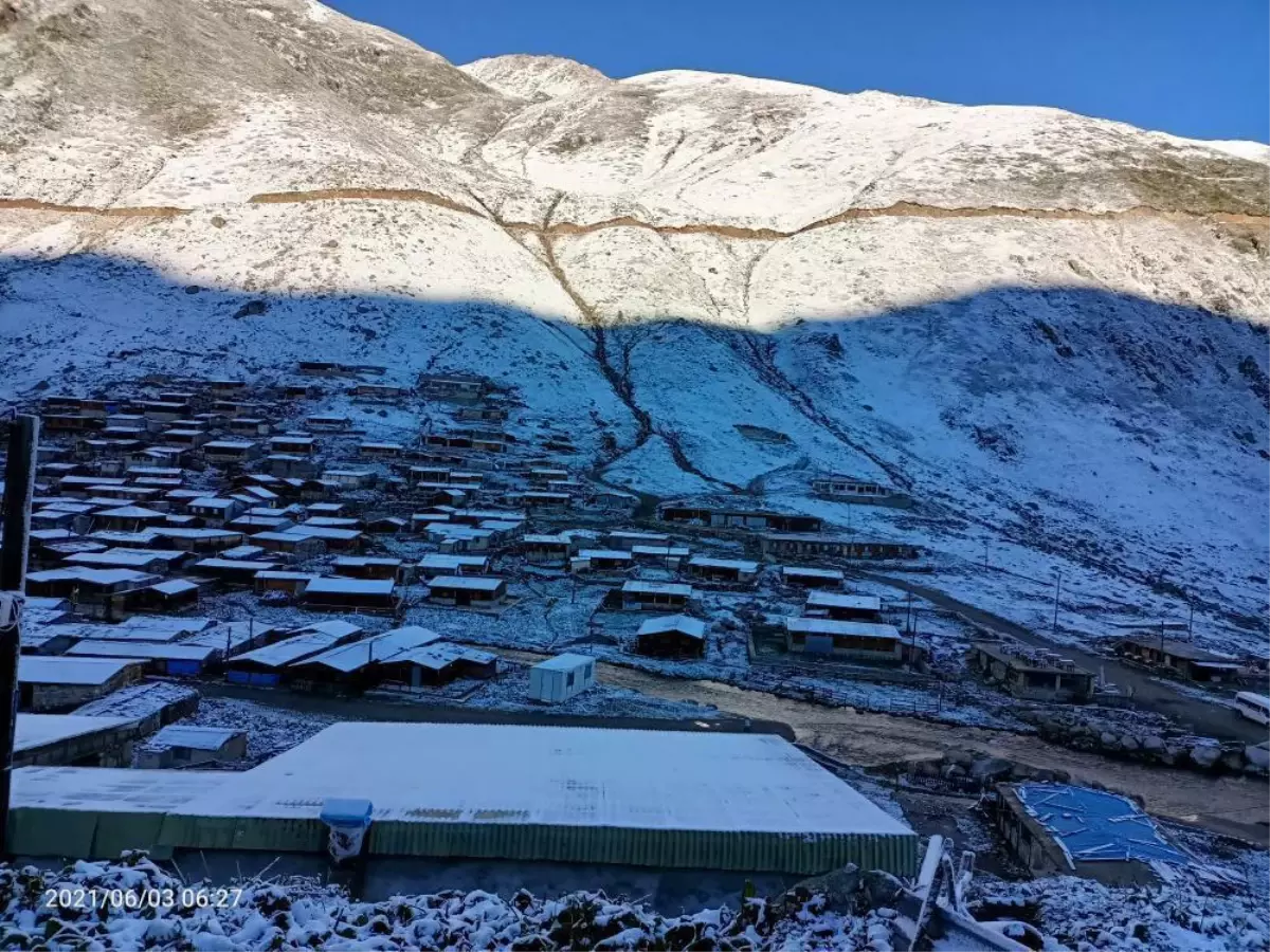 Kaçkarlar'a haziranda kar yağdı (2)