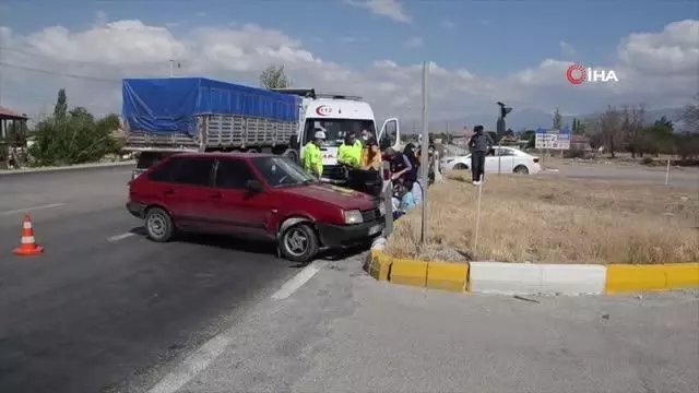 Kazada yaralanan kız çocuğundan ambulansa binmek için ilginç şart: 'Ön koltuğa binerim' Kazada yaralanan kız çocuğundan ambulansa binmek için ilginç şart: 'Ön koltuğa binerim'
