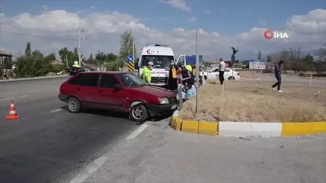 Kazada yaralanan kız çocuğundan ambulansa binmek için ilginç şart: 'Ön koltuğa binerim' Kazada yaralanan kız çocuğundan ambulansa binmek için ilginç şart: 'Ön koltuğa binerim'