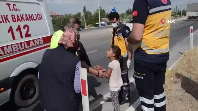 Kazada yaralanan kız çocuğundan ambulansa binmek için ilginç şart: 'Ön koltuğa binerim' Kazada yaralanan kız çocuğundan ambulansa binmek için ilginç şart: 'Ön koltuğa binerim'