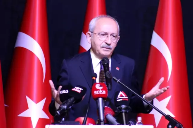 Kılıçdaroğlu, Aydın'da Kanaat Önderleri Toplantısı'na katıldı Kılıçdaroğlu, Aydın'da Kanaat Önderleri Toplantısı'na katıldı