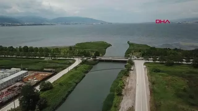 KOCAELİ İZMİT KÖRFEZİ'NE DÖKÜLEN DERELERDE BARİYERLİ ÖNLEM