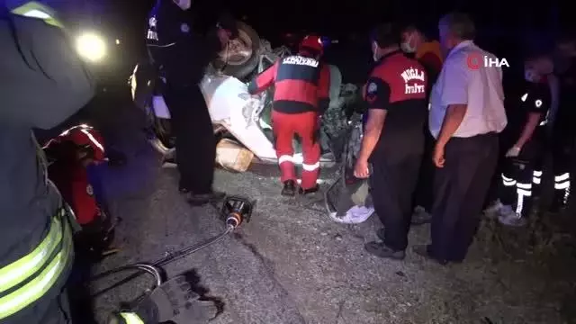 Son dakika haber... Muğla'da iki otomobil kafa kafaya çarpıştı: 1 ölü, 4 yaralı Son dakika haber... Muğla'da iki otomobil kafa kafaya çarpıştı: 1 ölü, 4 yaralı