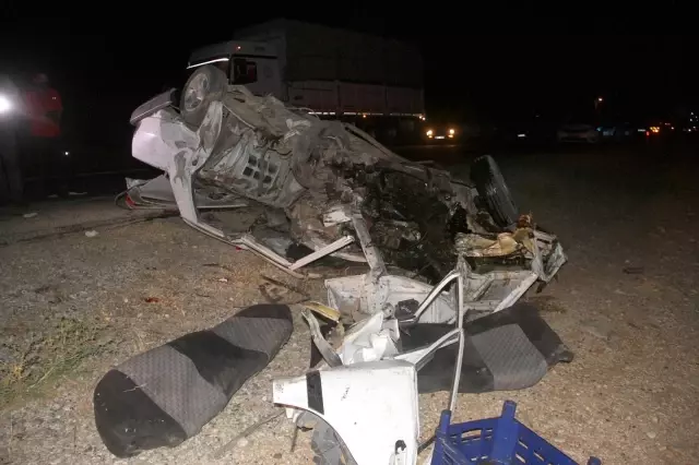 Son dakika haber... Muğla'da iki otomobil kafa kafaya çarpıştı: 1 ölü, 4 yaralı Son dakika haber... Muğla'da iki otomobil kafa kafaya çarpıştı: 1 ölü, 4 yaralı