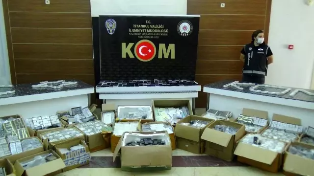 Polisten kaçak cep telefonu operasyonu: 10 binin üzerinde gümrük kaçağı telefon ele geçirildi