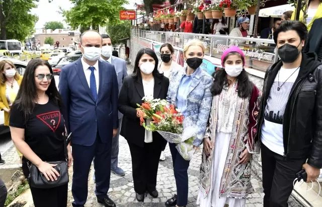 'Rotahane Projesi' ile Edirne'ye gelen heyet kenti gezip, tava ciğer pişirdi 'Rotahane Projesi' ile Edirne'ye gelen heyet kenti gezip, tava ciğer pişirdi