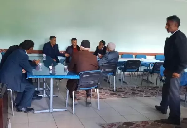 Sivas'ta otomobil ile hafif ticari araç çarpıştı: 9 ölü (6) Sivas'ta otomobil ile hafif ticari araç çarpıştı: 9 ölü (6)