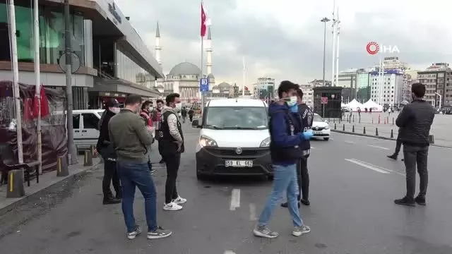 Taksim'de helikopter destekli 'Yeditepe huzur uygulaması' yapıldı Taksim'de helikopter destekli 'Yeditepe huzur uygulaması' yapıldı