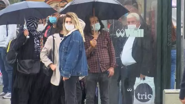 TAKSİM'DE YAĞMUR TAKSİM'DE YAĞMUR