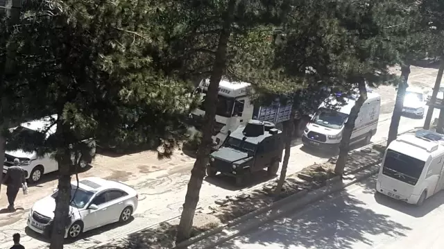 Son dakika haber... Tatvan'da çatışma: 1 şehit, 2 yaralı Son dakika haber... Tatvan'da çatışma: 1 şehit, 2 yaralı