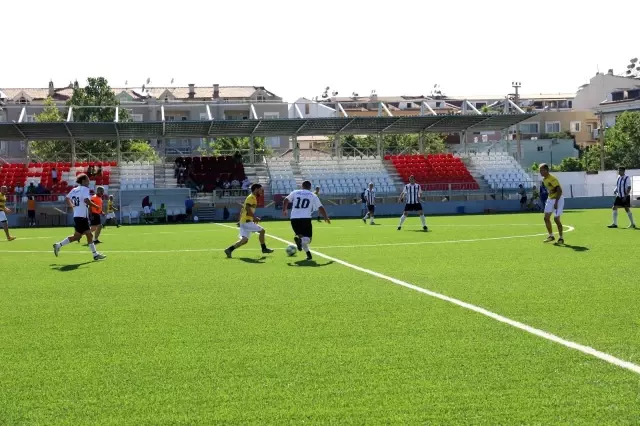 Ünlü futbolcular Marmaris'te buluştu