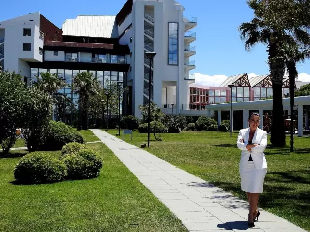 Ünlü tatil merkezi Çeşme'de bütün oteller hizmet vermeye hazır