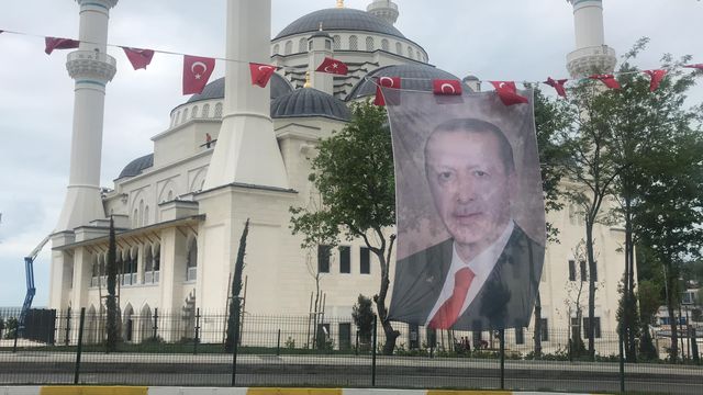 Her yeri afişlerle süslediler! Zonguldak'ta Erdoğan'ın vereceği müjdenin telaşı yaşanıyor