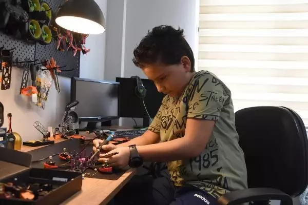 KÜTAHYA 11 YAŞINDAKİ DORUK, DRON TASARIMIYLA TEKNOFEST FİNALİNDE