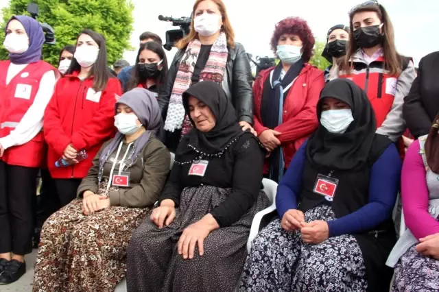 Afyonkarahisar şehidini gözyaşları içinde uğurladı Afyonkarahisar şehidini gözyaşları içinde uğurladı