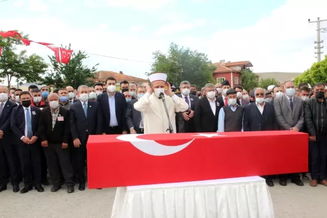 Afyonkarahisar şehidini gözyaşları içinde uğurladı Afyonkarahisar şehidini gözyaşları içinde uğurladı