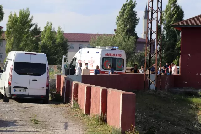 Son dakika... Ağrı'da trafoya girdiği iddia edilen kişi akıma kapılarak öldü Son dakika... Ağrı'da trafoya girdiği iddia edilen kişi akıma kapılarak öldü