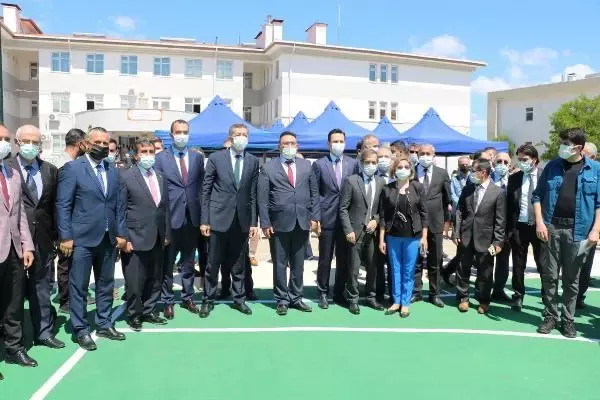 Son Dakika | Bakan Selçuk: Salgında öğretmenlerimizin başarısı tarihe mal olacak şekilde karşımızda duruyor