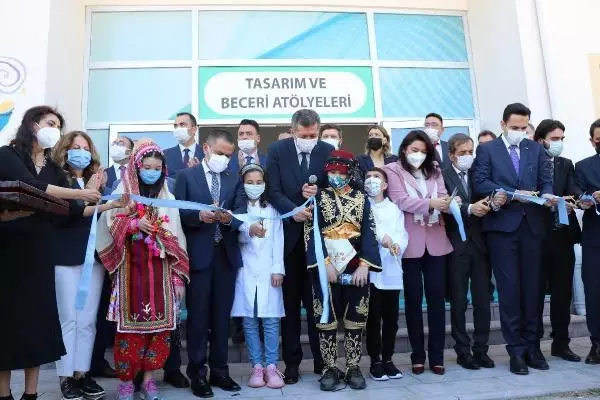 Son Dakika | Bakan Selçuk: Salgında öğretmenlerimizin başarısı tarihe mal olacak şekilde karşımızda duruyor