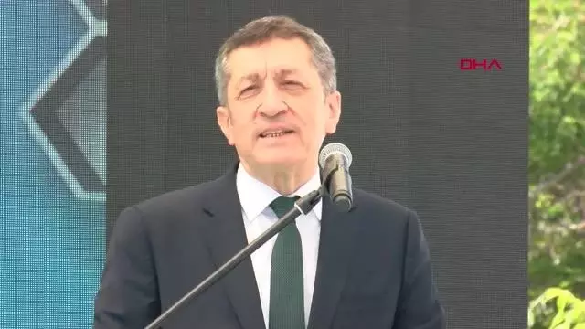 Son Dakika | Bakan Selçuk: Salgında öğretmenlerimizin başarısı tarihe mal olacak şekilde karşımızda duruyor