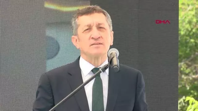 Son Dakika | Bakan Selçuk: Salgında öğretmenlerimizin başarısı tarihe mal olacak şekilde karşımızda duruyor