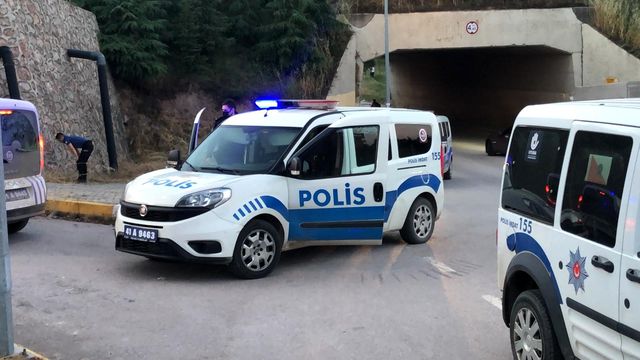 bos arazide alkol alan sahislar polis ekipler 2 14179831 o