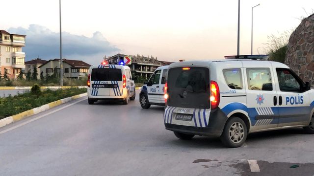 bos arazide alkol alan sahislar polis ekipler 4 14179831 o