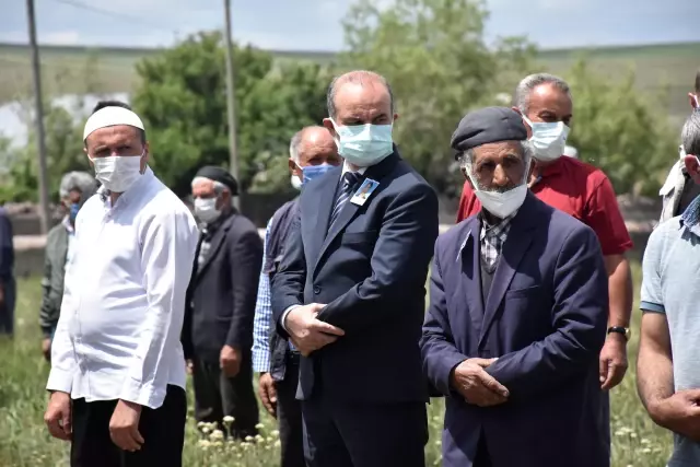 Bursa'da silahının kazara ateş alması sonucu vefat eden polis memuru Kars'ta toprağa verildi