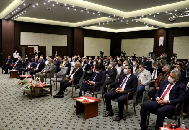 CHP Grup Başkanvekili Özel, Edirne'de 'Laiklik Üzerine Düşünceler' paneline katıldı