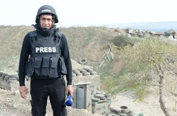Dağlık Karabağ'da mayın patladı, 2'si gazeteci 3 kişi hayatını kaybetti Dağlık Karabağ'da mayın patladı, 2'si gazeteci 3 kişi hayatını kaybetti