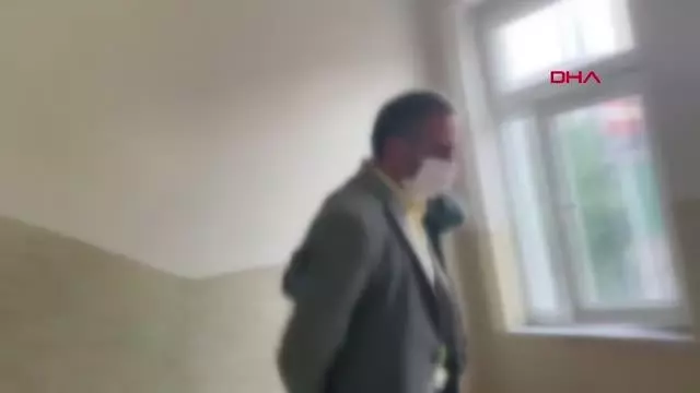 Esenyurt'ta otomobil galerilerinde ruhsatsız silah ticareti yapan 4 kişi yakalandı