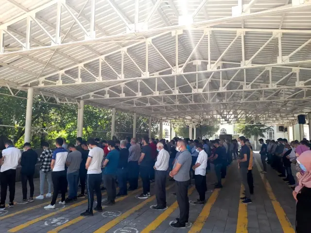Şanlıurfa'daki feci kazada ölen 3 kişi Gaziantep'te defnedildi