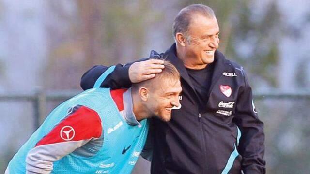 Fenerbahçe'den ayrılması beklenen Caner Erkin ve Fatih Terim arasında sürpriz görüşme Fenerbahçe'den ayrılması beklenen Caner Erkin ve Fatih Terim arasında sürpriz görüşme