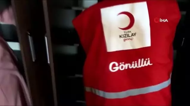 Gönüllü Gençler Tarihi Hoşkadem Camii'nde temizlik yaptı Gönüllü Gençler Tarihi Hoşkadem Camii'nde temizlik yaptı