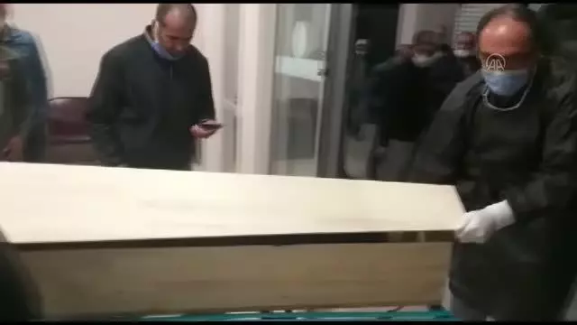 Hafif ticari araç ile otomobil çarpıştı: 9 ölü Hafif ticari araç ile otomobil çarpıştı: 9 ölü