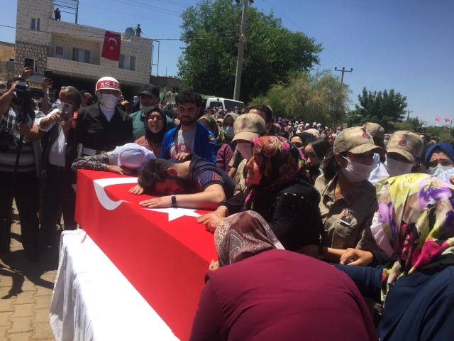 Son dakika haberi... Hatay'daki kazada şehit olan Uzman Çavuş Halit Altun, Mardin'de son yolculuğuna uğurlandı