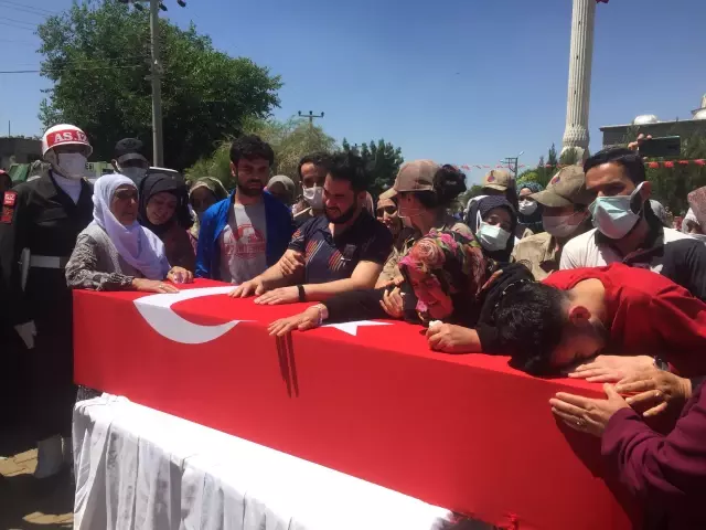 Son dakika haberleri: Şehit Uzman Çavuş Halit Altun, son yolculuğuna uğurlandı