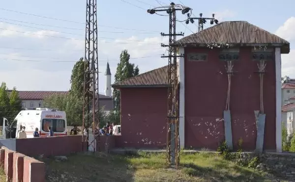 Hırsızlık amacıyla girdiği trafoda akıma kapılan şahıs, hayatını kaybetti Hırsızlık amacıyla girdiği trafoda akıma kapılan şahıs, hayatını kaybetti