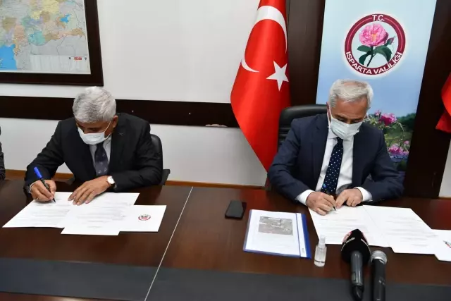 Isparta'da hayırsever iş insanından eğitime destek Isparta'da hayırsever iş insanından eğitime destek