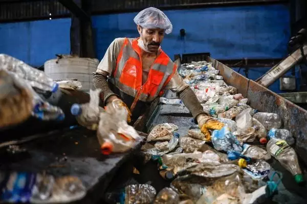 İstanbul'da üretilen 18 bin ton evsel atığın dönüşüm yolculuğu