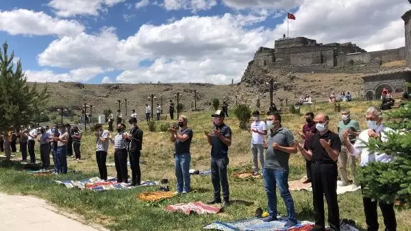 Kars'ta 517 camide yağmur duası Kars'ta 517 camide yağmur duası