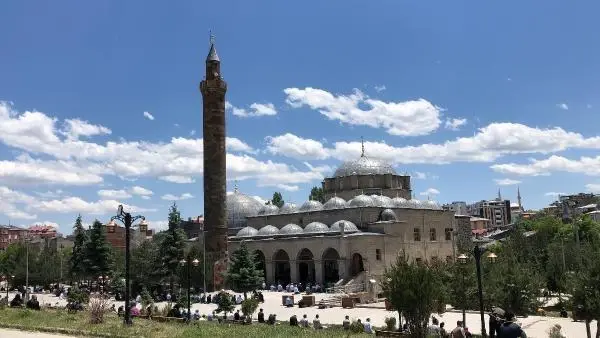 Kars'ta 517 camide yağmur duası