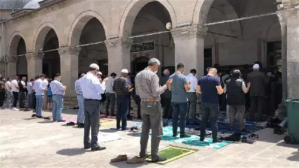 Kars'ta 517 camide yağmur duası