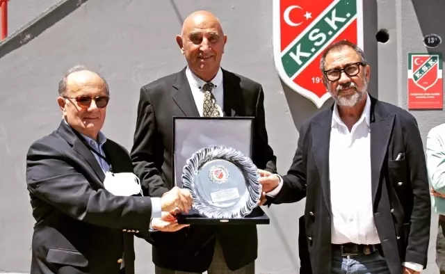 Karşıyaka'dan Ufuk Sarıca ve Nadir Vekiloğlu'na vefa
