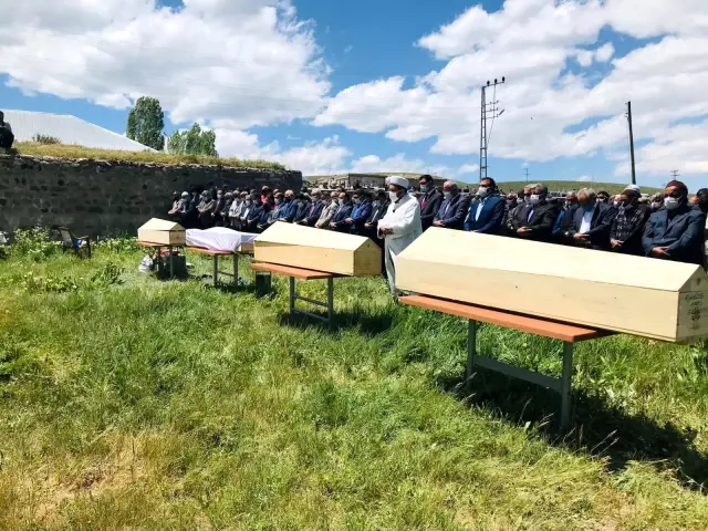 Sivas'taki trafik kazasında hayatını kaybeden 4 kişi Ağrı'da toprağa verildi