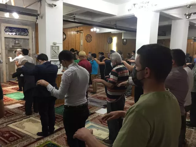 Kuraklığa karşı camilerde yağmur duası edildi Kuraklığa karşı camilerde yağmur duası edildi