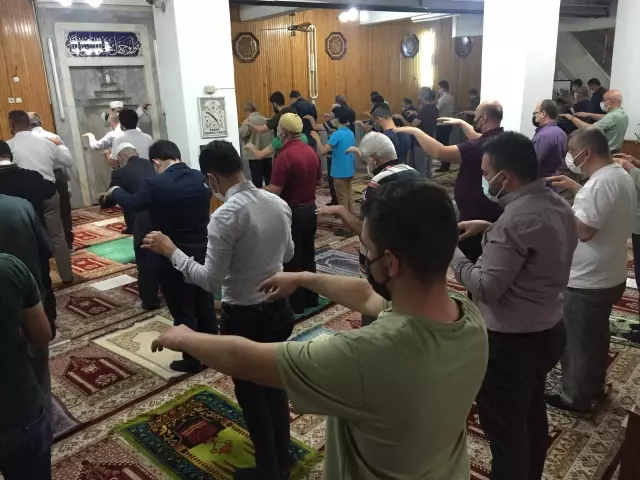 Kuraklığa karşı camilerde yağmur duası edildi